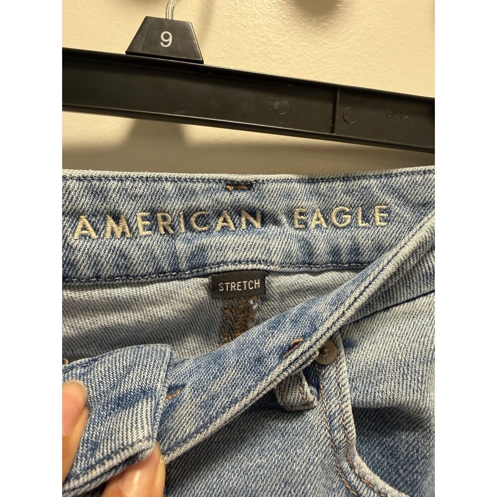 American Eagle Stretch Ripped Curvy Mom Jeans 8 - Picture 7 of 9